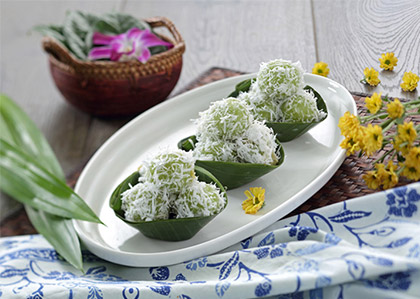 teknik membungkus dengan daun pisang detail 5